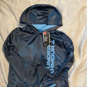 NEW under armour boys house. Baby with light blue design. Size yxl